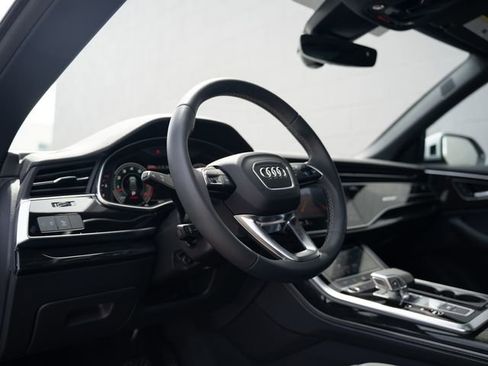Used 2025 Audi Q8 Premium Plus w/ Premium Plus Package AWD/4WD image 4
