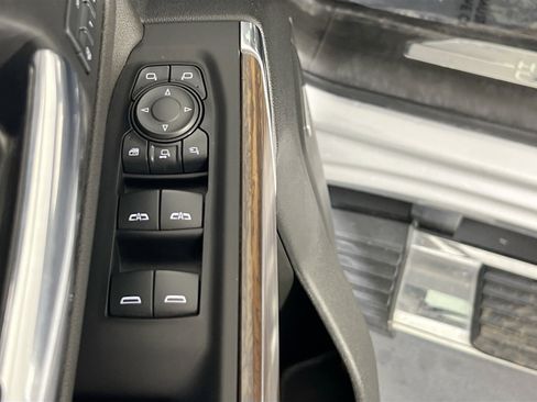 Used 2022 Chevrolet Silverado 2500 High Country w/ Z71 Off-Road Package image 17