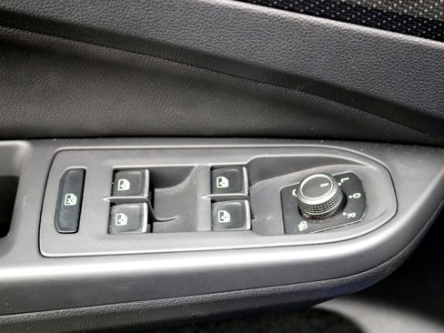 Used 2024 Volkswagen Golf R image 10