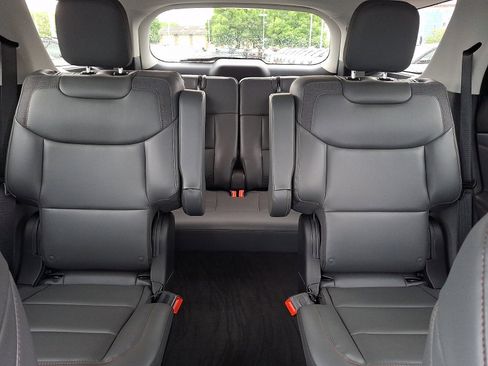 New 2026 Ford Explorer Active w/ Active Comfort Package RWD image 18