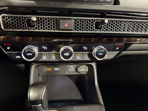 Used 2022 Honda Civic EX image 25