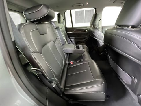 Used 2023 Jeep Grand Cherokee Limited image 26