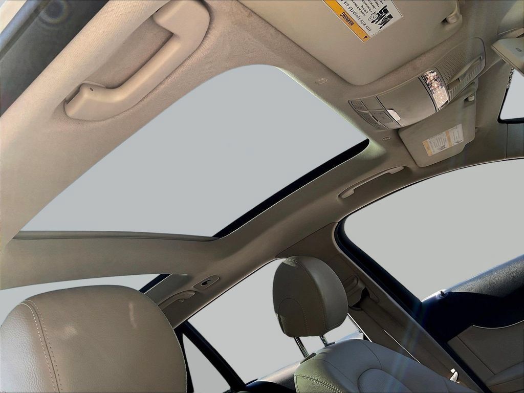 Used 2020 Mercedes-Benz GLC 300 image 27