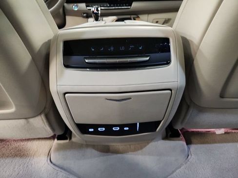 Used 2023 Cadillac Escalade Premium Luxury Platinum AWD/4WD image 26