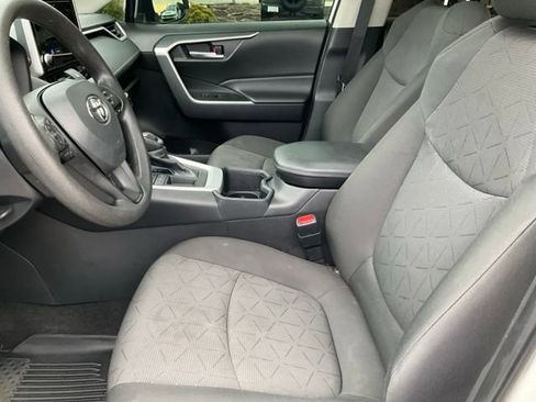 Used 2024 Toyota RAV4 XLE w/ Convenience Package FWD image 5