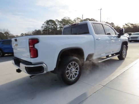 Used 2026 Chevrolet Silverado 2500 LTZ w/ LTZ Convenience Package image 5