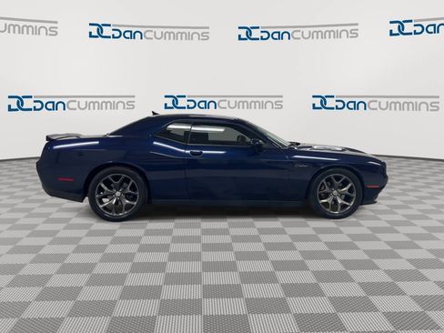 Used 2015 Dodge Challenger R/T Plus RWD image 9