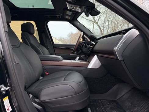 New 2025 Land Rover Range Rover SE image 15