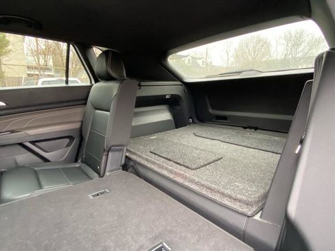 Used 2022 Volkswagen Atlas Cross Sport SE image 19