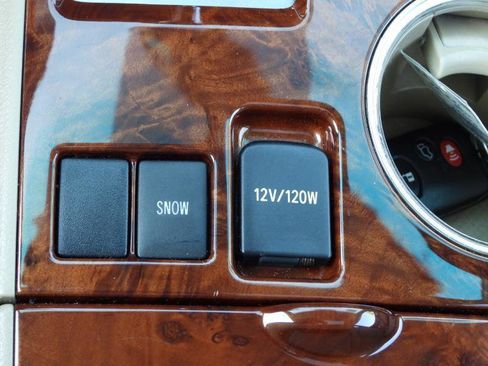 Used 2011 Toyota Highlander Limited w/ Tow Pkg FWD image 55