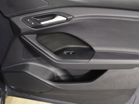 Used 2025 Audi Q6 e-tron Premium w/ Convenience Package image 20