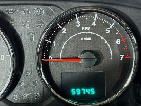 Used 2014 Jeep Wrangler Unlimited Sahara image 15