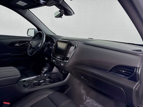 Used 2023 Chevrolet Traverse RS FWD image 31