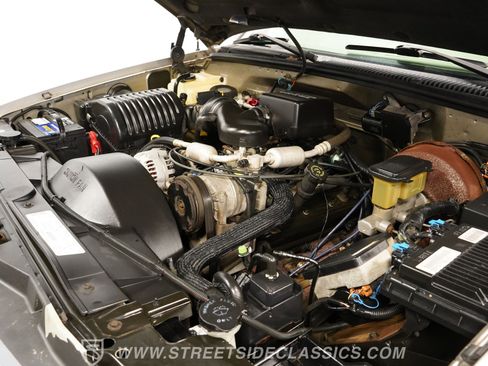 Used 1998 Chevrolet Silverado 1500 4x4 Regular Cab w/ Preferred Equipment Group 2 image 32