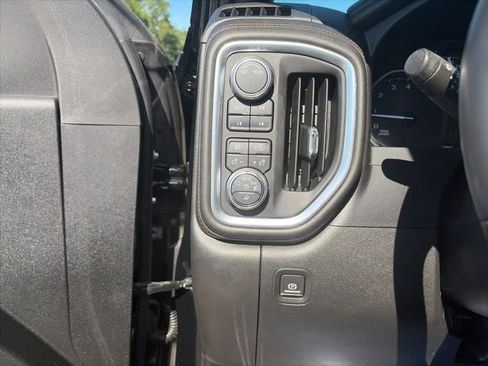 Used 2021 GMC Sierra 2500 AT4 w/ AT4 Preferred Package AWD/4WD image 9
