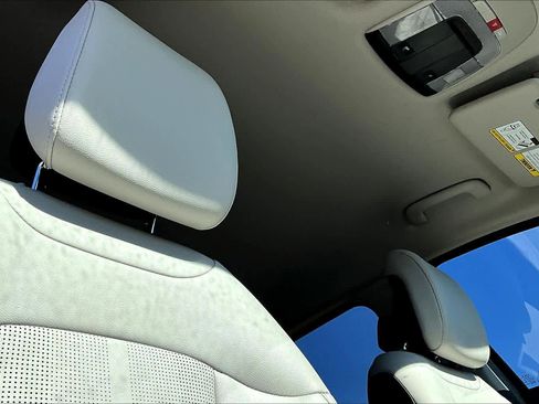 Certified 2026 Kia Sportage EX image 24