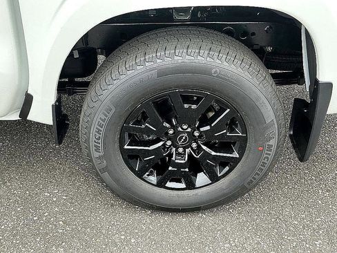 New 2026 Nissan Frontier SV image 8