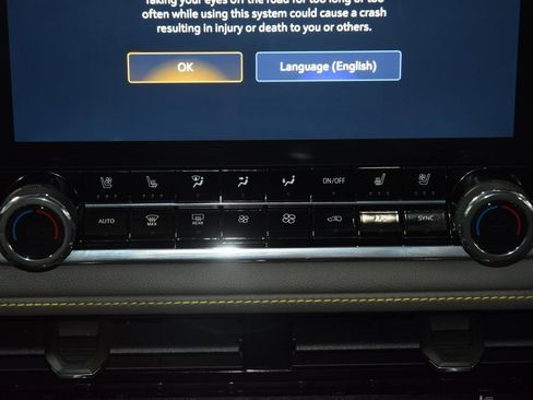 Used 2023 Chevrolet Colorado ZR2 w/ ZR2 Convenience Package III image 36