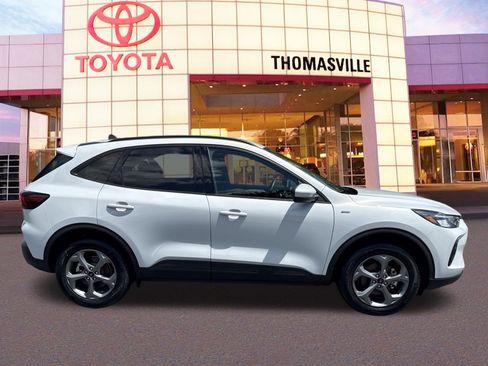 Used 2025 Ford Escape ST-Line Select AWD/4WD image 4