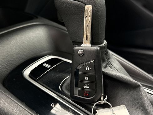 Used 2025 Toyota Corolla LE image 21