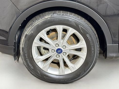 Used 2017 Ford Escape SE w/ Equipment Group 201A FWD image 26