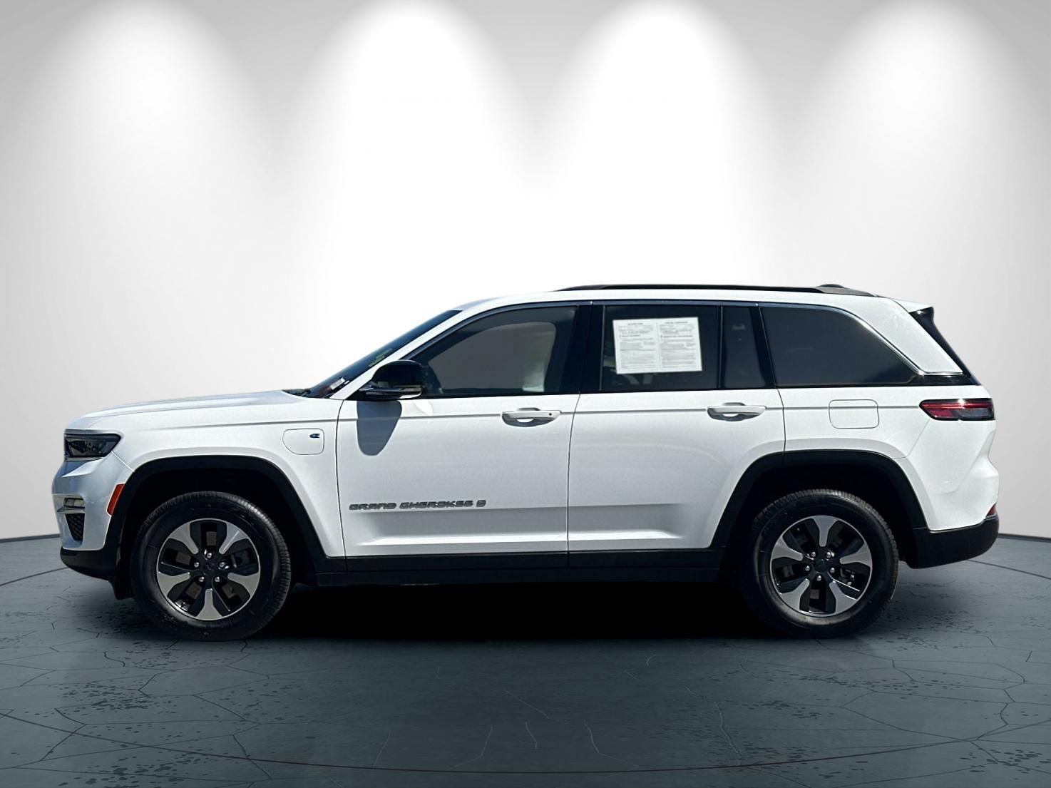 Used 2024 Jeep Grand Cherokee Limited 4xe AWD/4WD image 7