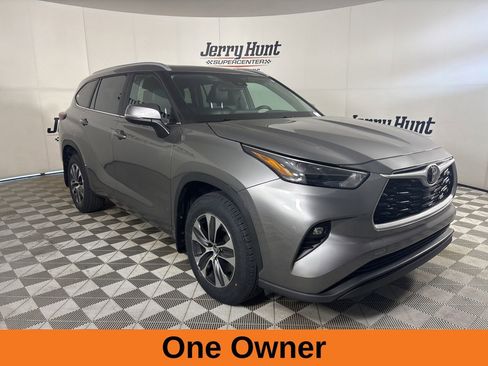 Used 2025 Toyota Highlander XLE AWD/4WD image 4