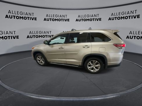 Used 2015 Toyota Highlander XLE AWD/4WD image 8