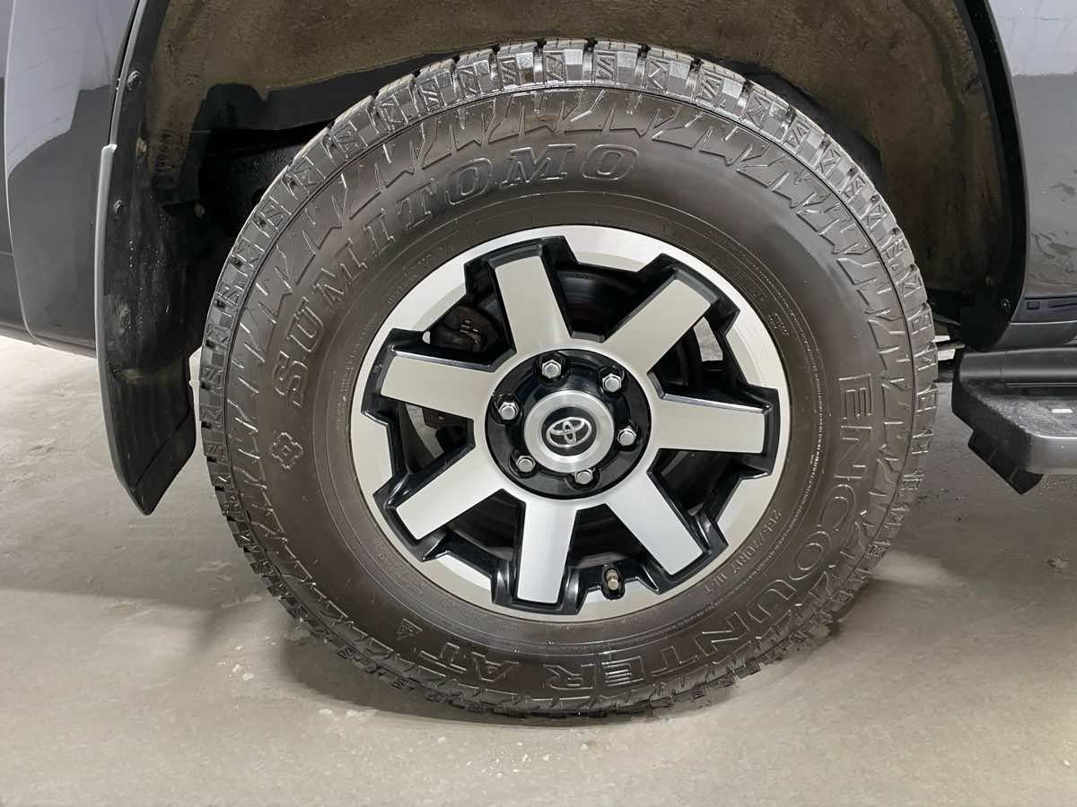 Used 2019 Toyota 4Runner TRD Off-Road Premium AWD/4WD image 7