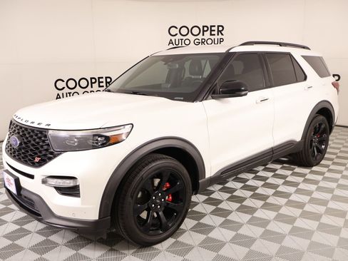 Used 2020 Ford Explorer ST w/ ST Street Pack image 11