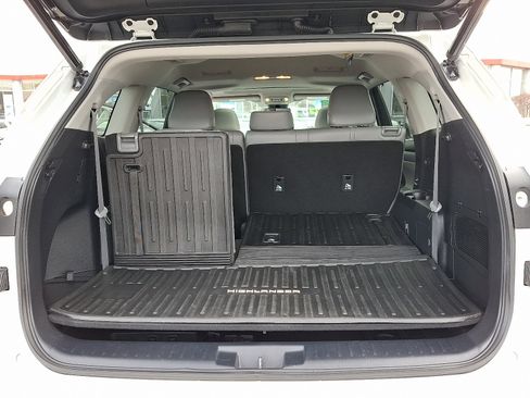 Certified 2022 Toyota Highlander XLE image 30