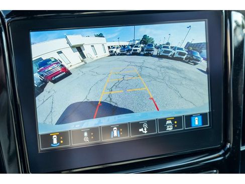 Used 2022 Chevrolet Traverse Premier w/ Redline Edition FWD image 25