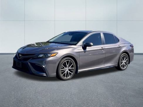 Used 2022 Toyota Camry SE image 7