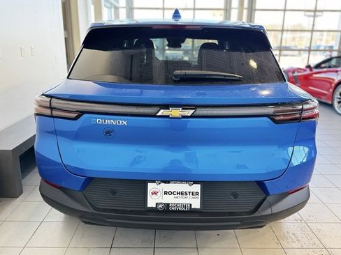 New 2026 Chevrolet Equinox EV LT image 34