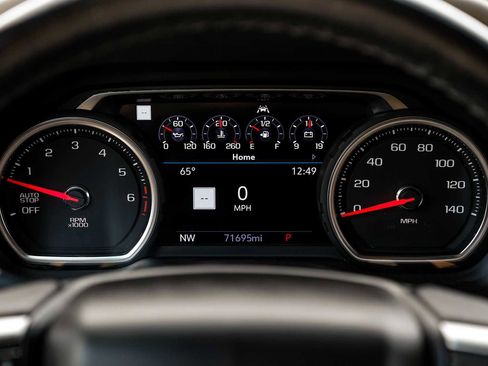 Used 2021 Chevrolet Tahoe Premier w/ Premium Package image 21