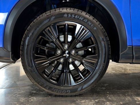 Used 2018 Mitsubishi Eclipse Cross LE image 10