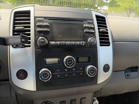 Used 2013 Nissan Frontier SV w/ SV Value Truck Pkg AWD/4WD image 6