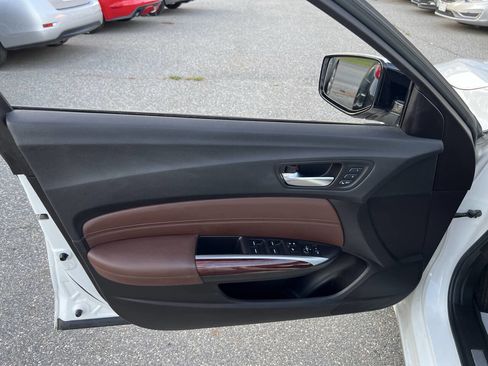 Used 2017 Acura TLX image 22