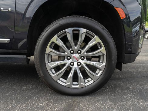 Used 2023 GMC Yukon XL Denali w/ Denali Reserve Package AWD/4WD image 12