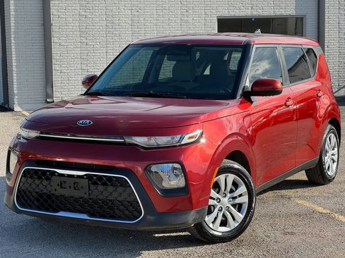 Used 2020 Kia Soul LX FWD image 2