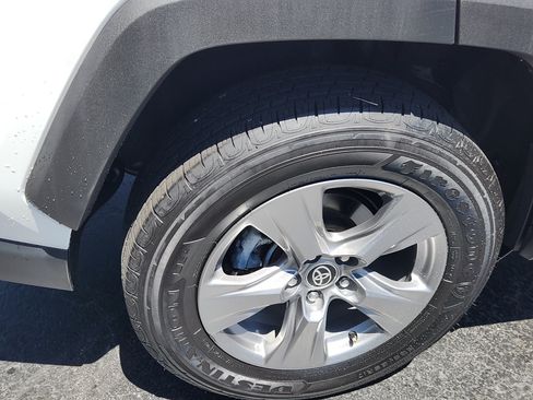 Certified 2025 Toyota RAV4 XLE AWD/4WD image 29