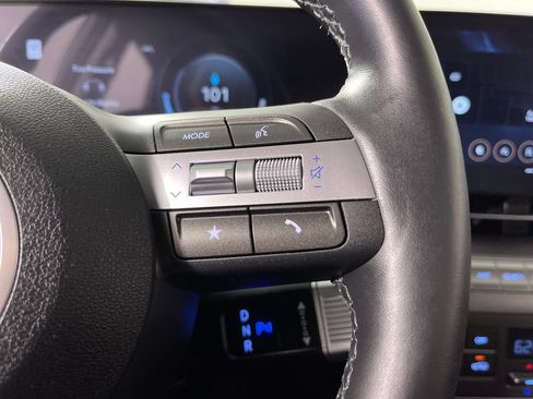 Used 2025 Hyundai Kona Limited FWD image 27