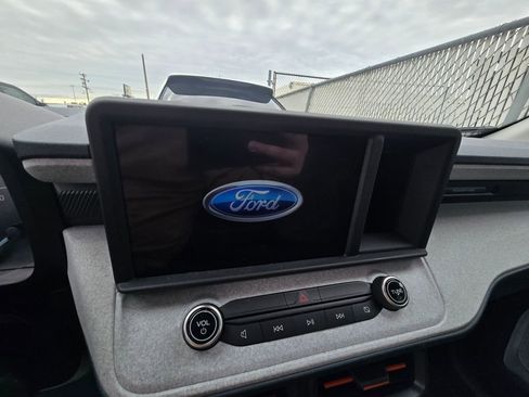 Used 2022 Ford Maverick XLT image 11