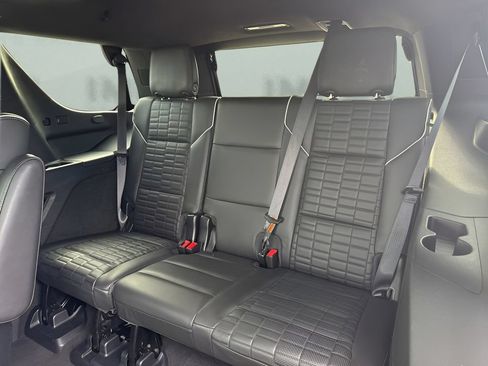 Used 2023 Cadillac Escalade Sport Platinum AWD/4WD image 14