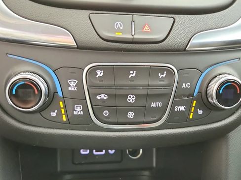 Used 2024 Chevrolet Equinox LT w/ LPO, Floor Liner Package image 34