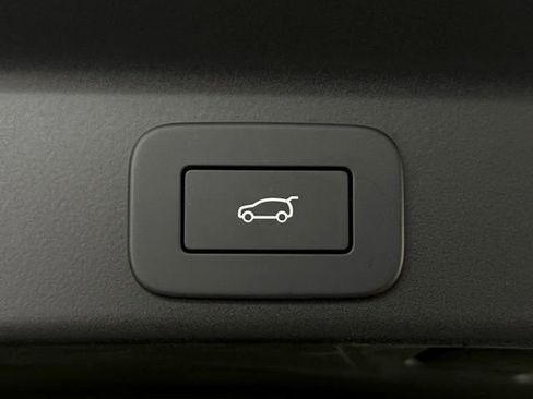 New 2026 Jaguar F-PACE R-Dynamic S image 17