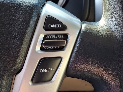 Used 2017 Nissan Titan SV image 24