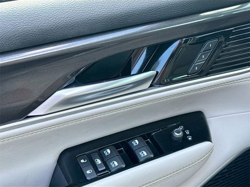 Used 2023 Jeep Wagoneer L 4WD image 19