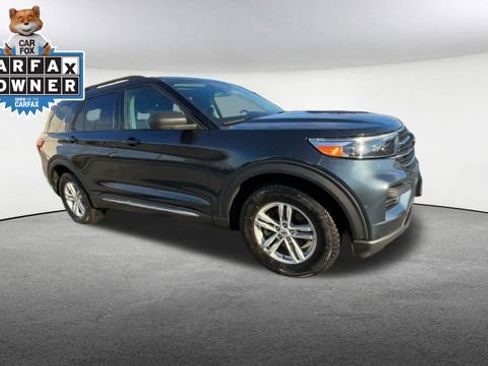 Certified 2023 Ford Explorer XLT image 2