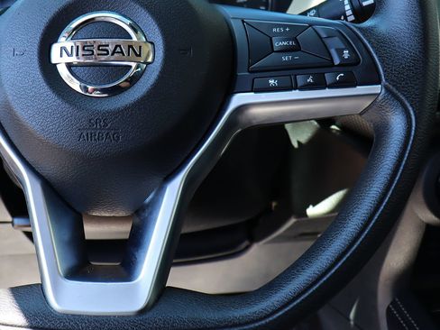Used 2021 Nissan Kicks SV FWD image 53